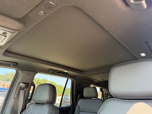 Used 2022 GMC Yukon Denali AWD/4WD image 15