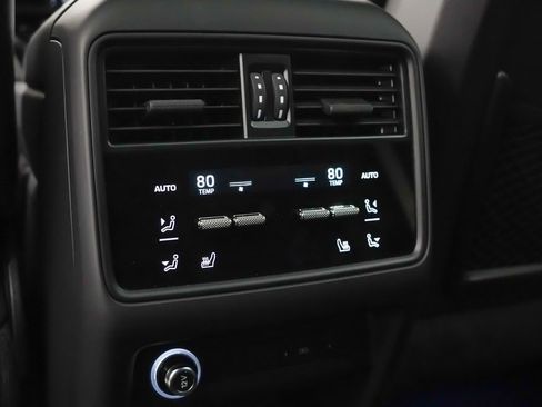 Certified 2025 Porsche Cayenne GTS image 21