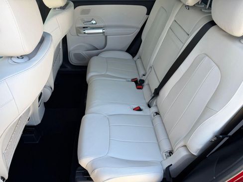 New 2026 Mercedes-Benz GLB 250 image 24