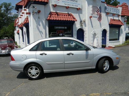 Used 2003 Ford Focus SE image 1