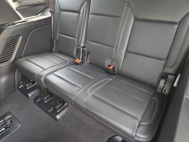 Used 2025 GMC Yukon Denali AWD/4WD image 30