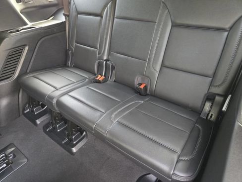 Used 2025 GMC Yukon Denali AWD/4WD image 30