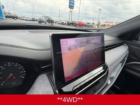 Used 2024 Jeep Compass Latitude w/ Convenience Group image 12