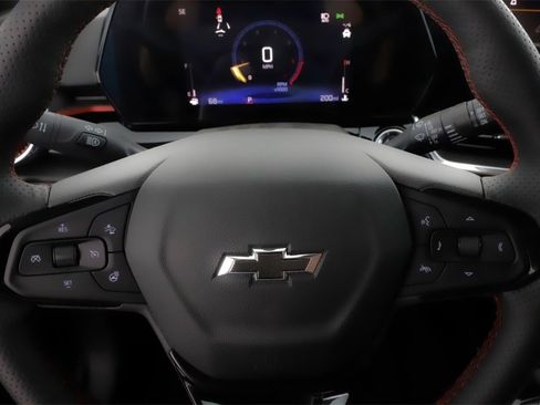 Used 2025 Chevrolet Trax RS w/ Driver Confidence Package image 20