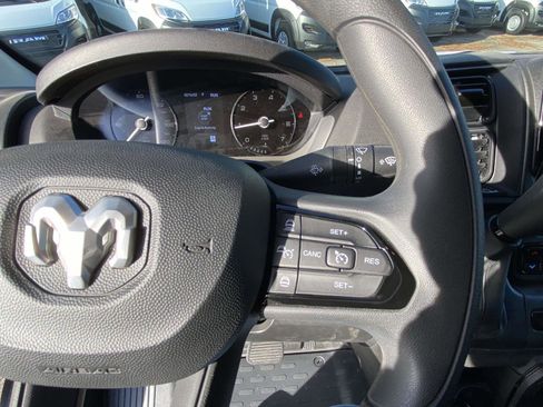 Used 2025 RAM ProMaster 2500 w/ Convenience Group image 14