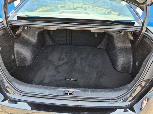 Used 2024 Nissan Altima 2.5 SV FWD image 30