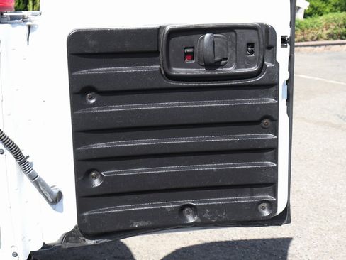 Used 2014 Chevrolet Express 2500 image 10