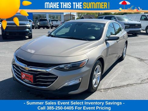 Used 2024 Chevrolet Malibu LS FWD image 2