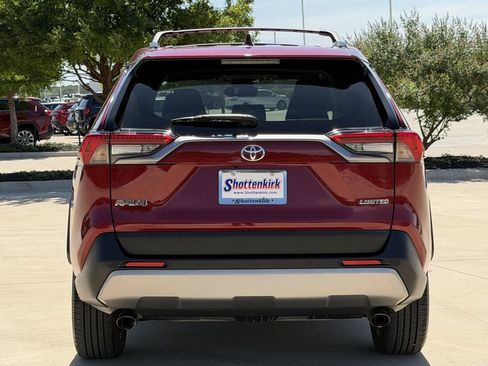 Used 2022 Toyota RAV4 Limited FWD image 5