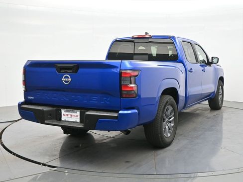 Used 2025 Nissan Frontier SV w/ SV Convenience Package RWD image 5