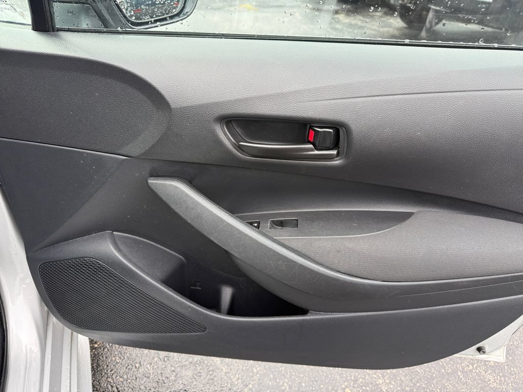 Certified 2025 Toyota Corolla LE FWD image 19