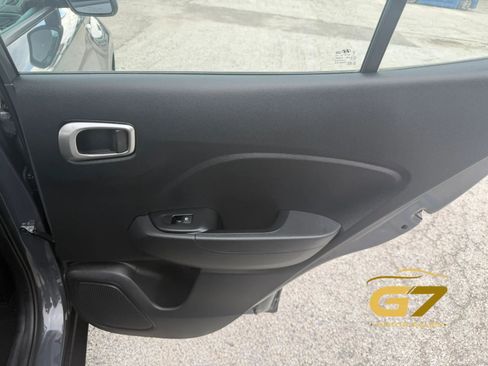 Used 2025 Hyundai Venue SEL FWD image 14