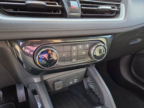 Used 2025 Chevrolet TrailBlazer LT FWD image 22