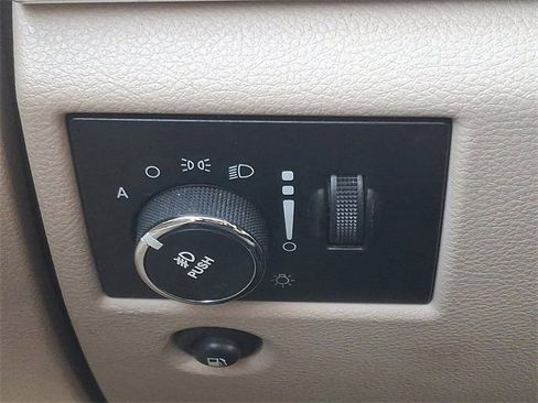 Used 2013 Jeep Grand Cherokee Limited image 25