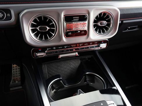 Used 2025 Mercedes-Benz G 550 image 12