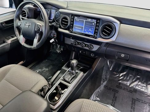 Used 2020 Toyota Tacoma SR5 RWD image 12