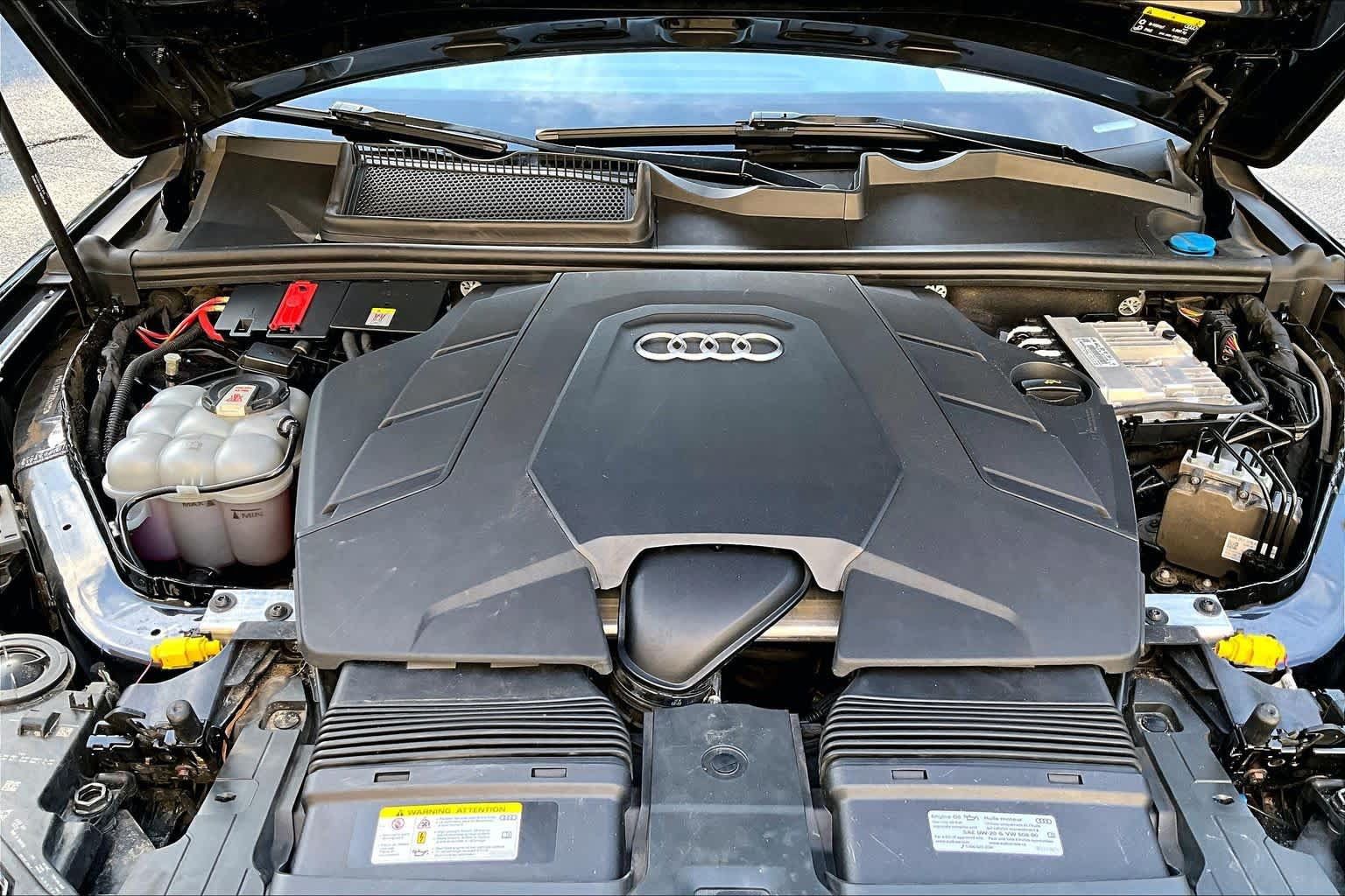 Used 2021 Audi Q7 3.0T Premium Plus AWD/4WD image 32