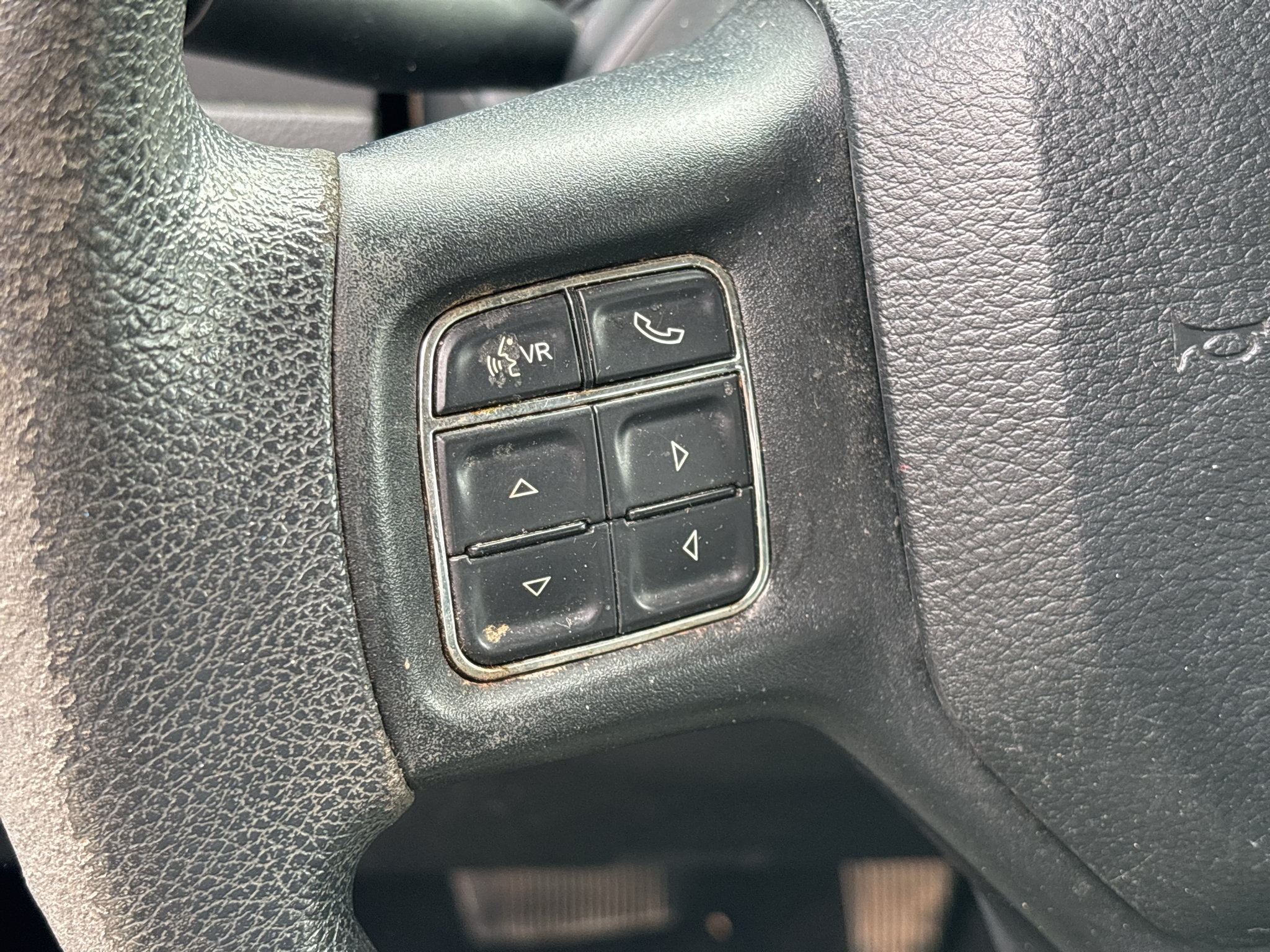 Used 2020 RAM 1500 Classic SLT RWD image 10