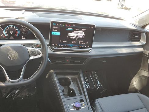 Certified 2026 Volkswagen Tiguan SE FWD image 21