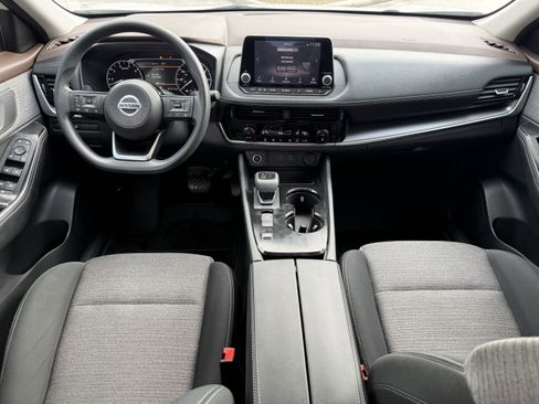 Used 2021 Nissan Rogue SV image 13