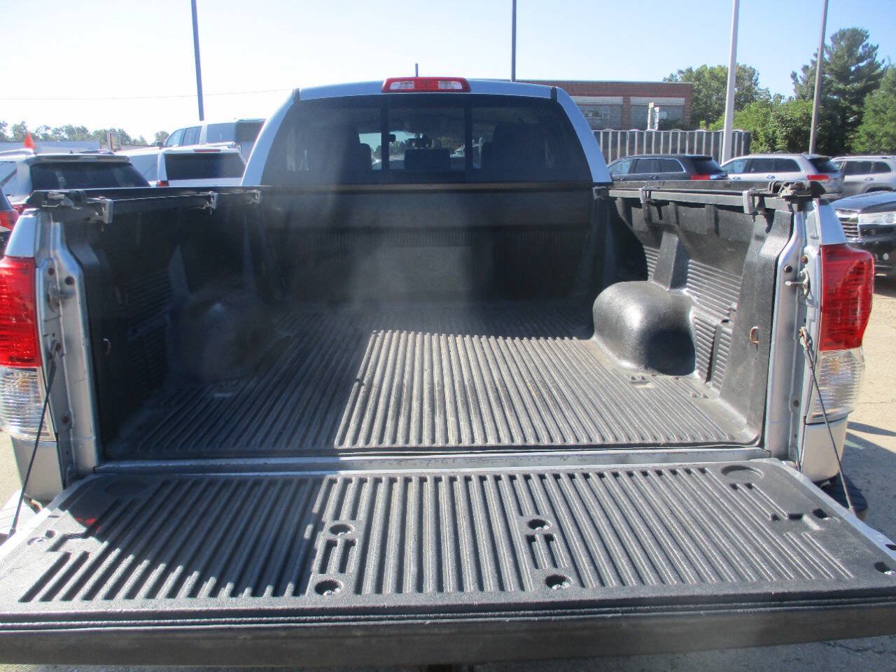 Used 2011 Toyota Tundra 4x4 Double Cab w/ Tow Pkg image 6