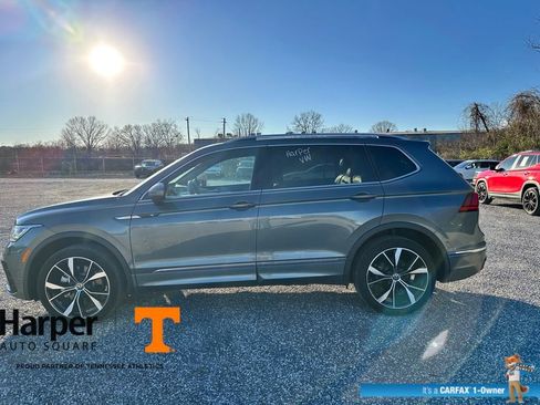 Used 2023 Volkswagen Tiguan SEL R-Line image 2