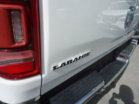 Used 2019 RAM 1500 Laramie AWD/4WD image 8