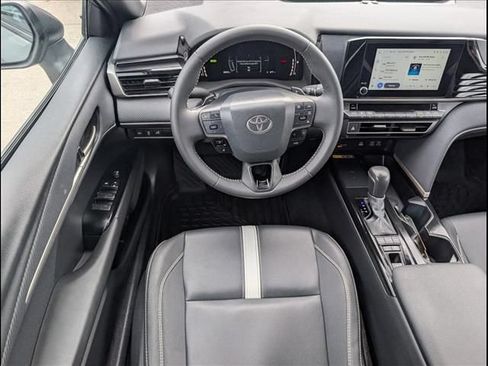 Used 2025 Toyota Camry SE FWD image 8