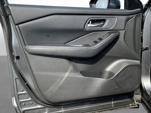 Used 2026 Nissan Rogue SV FWD image 21