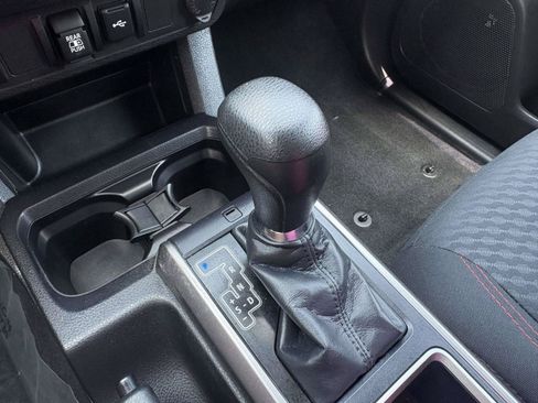 Used 2022 Toyota Tacoma SR5 RWD image 33