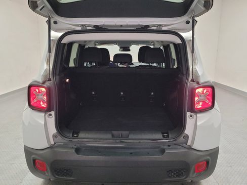 Used 2020 Jeep Renegade Latitude AWD/4WD image 29