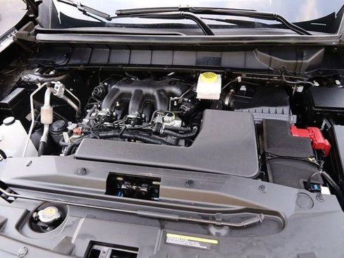 Certified 2025 Nissan Pathfinder Platinum w/ Cargo Package FWD image 32