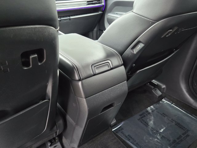 Used 2024 Hyundai Santa Fe Calligraphy FWD image 11