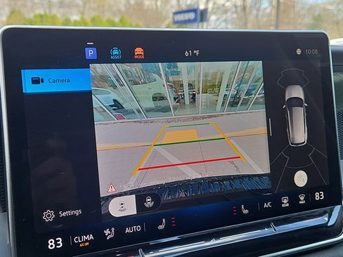 Used 2025 Volkswagen Tiguan SE AWD/4WD image 8