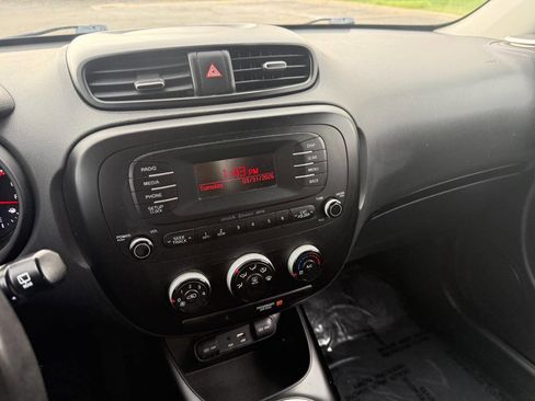Used 2015 Kia Soul image 11