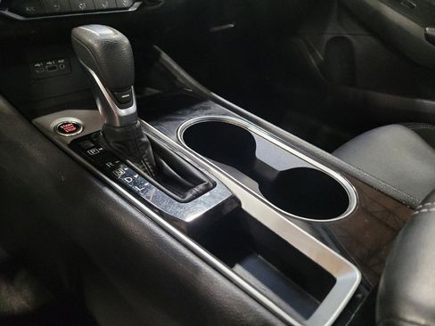 Used 2024 Nissan Altima 2.5 SV FWD image 26