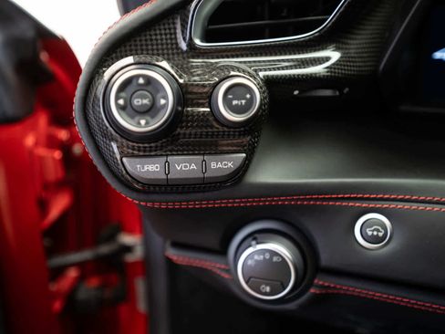 Used 2018 Ferrari 488 GTB RWD image 18