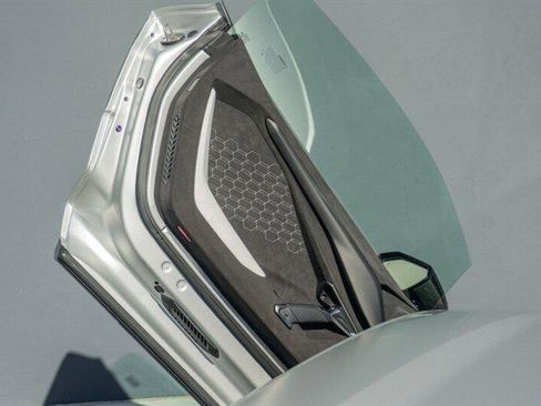 Used 2024 Lamborghini Revuelto image 55