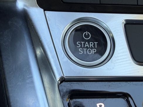 Used 2022 Audi e-tron Premium image 27