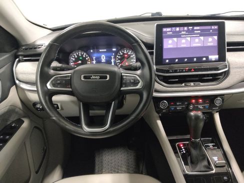 Used 2022 Jeep Compass Latitude w/ Sun and Sound Group AWD/4WD image 22