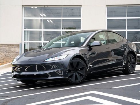 Used 2026 Tesla Model 3 RWD image 2