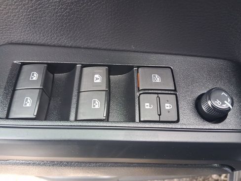 Used 2023 Toyota Tacoma SR image 17