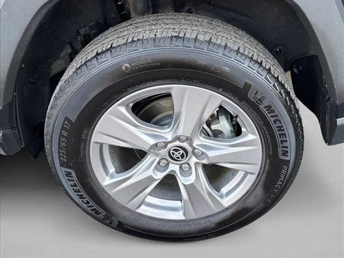 Used 2025 Toyota RAV4 XLE AWD/4WD image 9