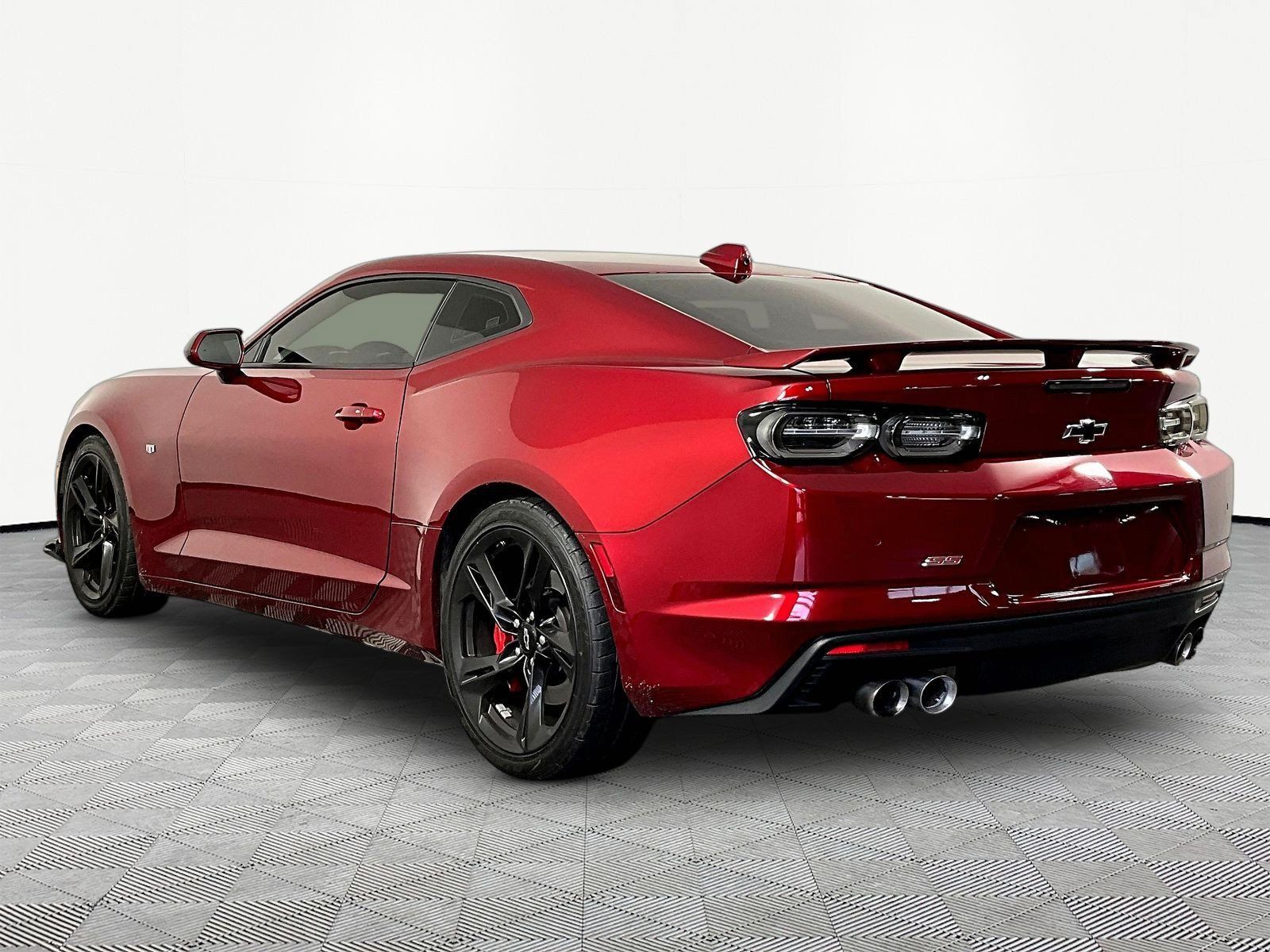 Used 2021 Chevrolet Camaro SS RWD image 4