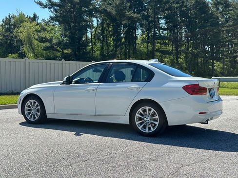 Used 2018 BMW 320i xDrive Sedan w/ Convenience Package AWD/4WD image 5
