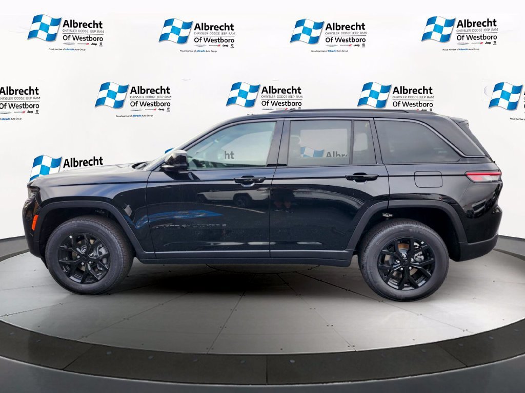 New 2026 Jeep Grand Cherokee Altitude AWD/4WD image 2