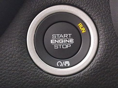 Used 2025 RAM 1500 Laramie image 25