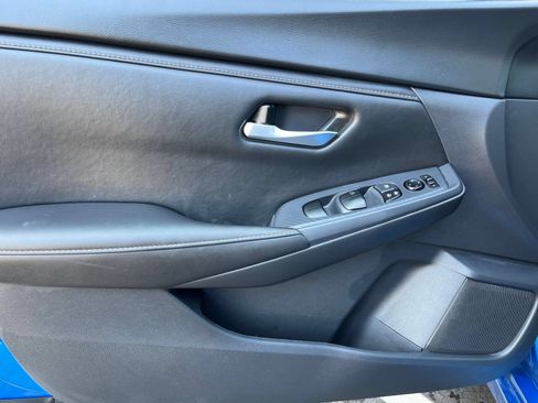 Used 2025 Nissan Sentra SV FWD image 15