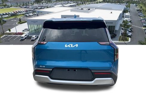 Used 2026 Kia EV9 Wind AWD/4WD image 6