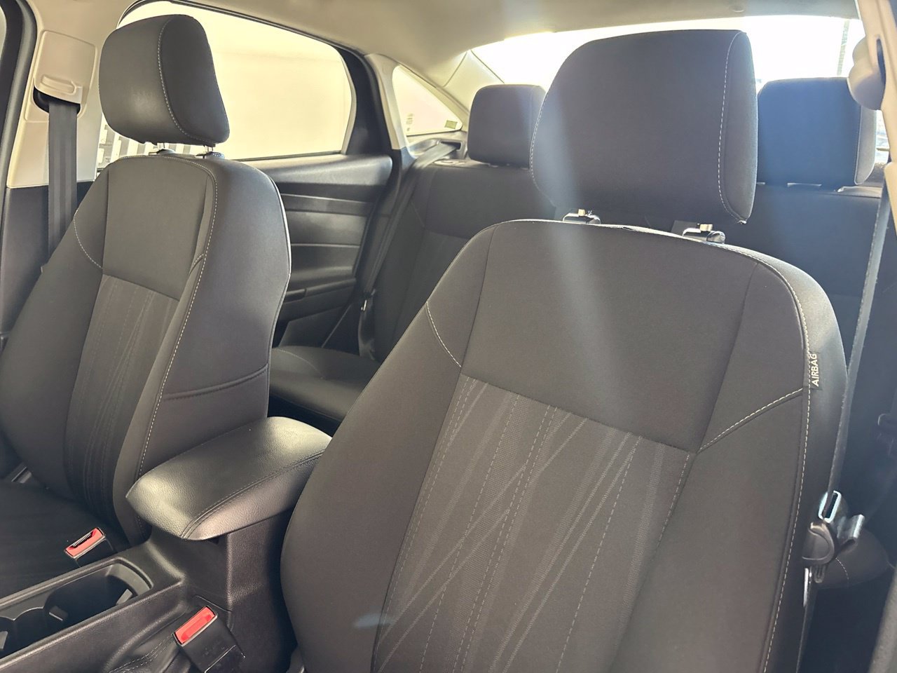 Used 2018 Ford Focus SE w/ SE Appearance Package FWD image 11
